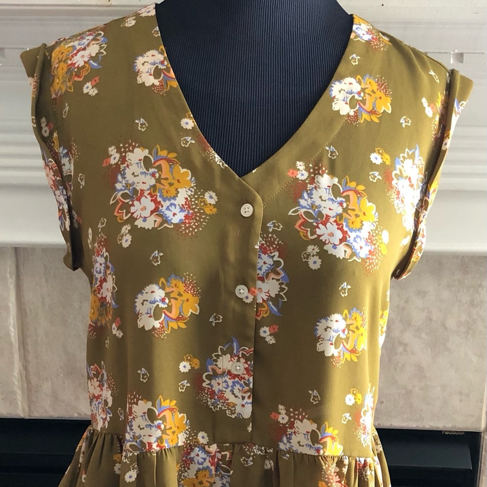Loft Outlet Blouse Floral Buttons V-Neck Notched Sleeves = J